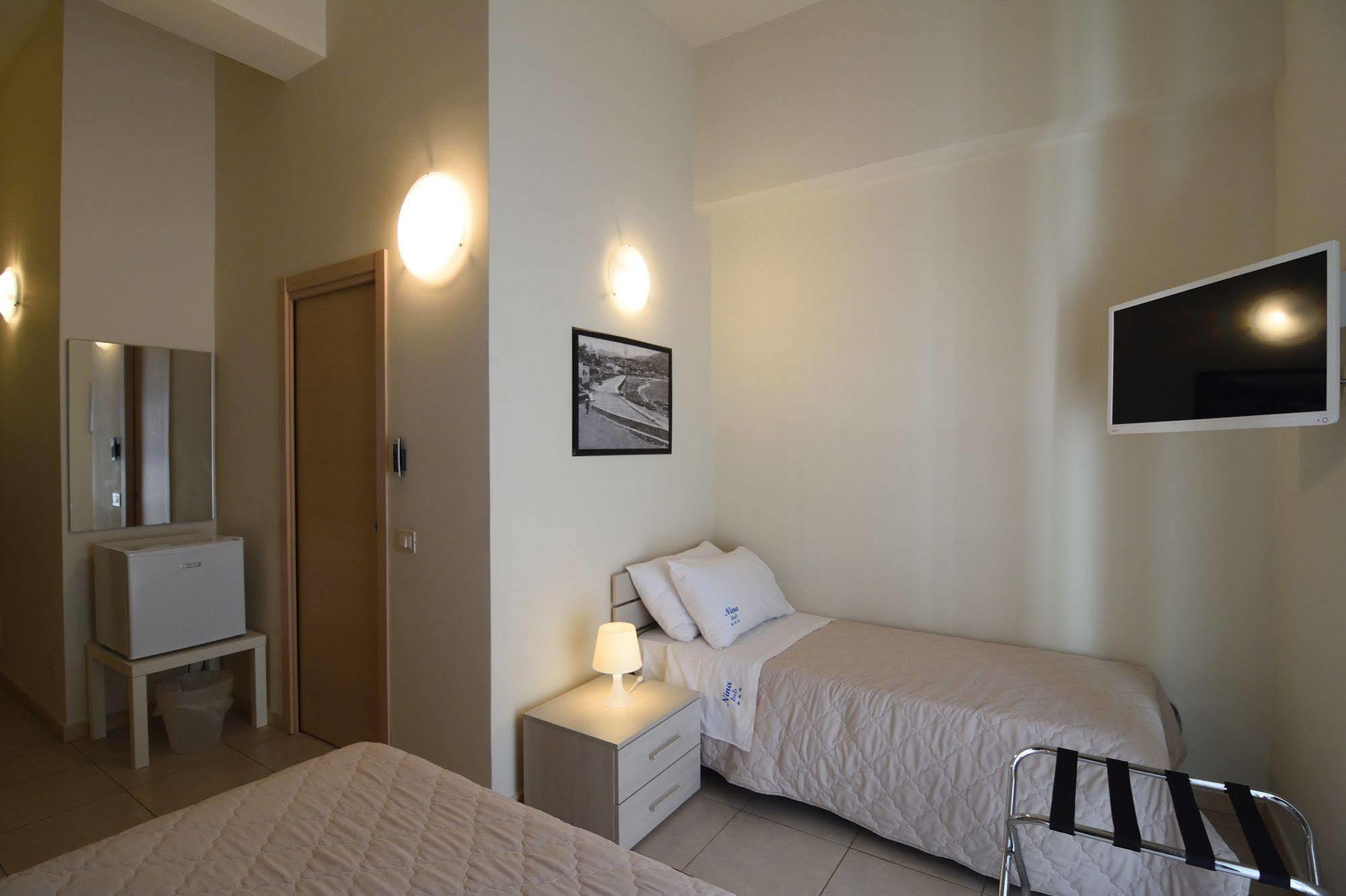 גיארדיני נאקסוס Nina B&B מראה חיצוני תמונה