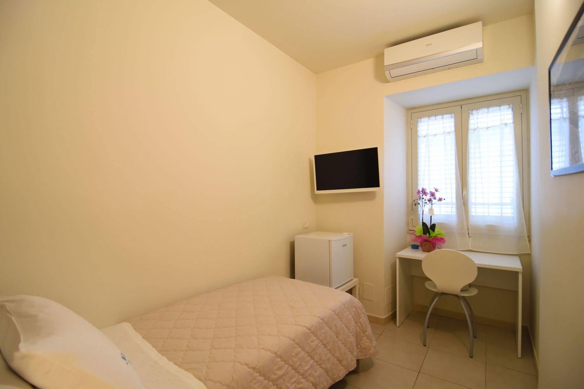 גיארדיני נאקסוס Nina B&B מראה חיצוני תמונה